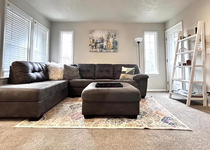 The Getaway Se Boise Condo Across The Street From Greenbelt, Bown Crossing And Boise River 3Bd 3Bath, 4 Beds! Lovely, Homey, Dining Table Seats 6