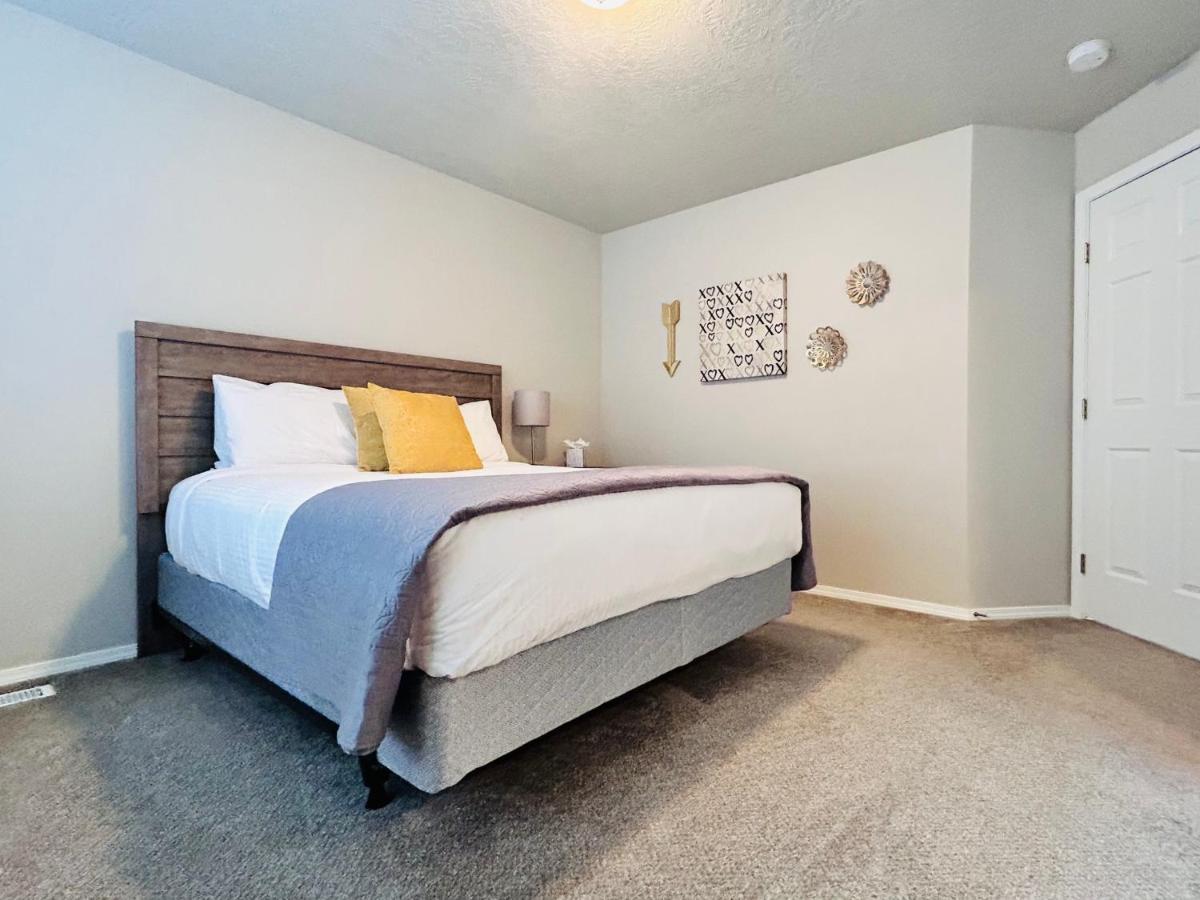 Ferienhaus The Getaway Se Across The Street From Greenbelt, Bown Crossing And River 3bd 3bath, 4 Beds! Lovely, Homey, Dining Table Seats 6 Boise
